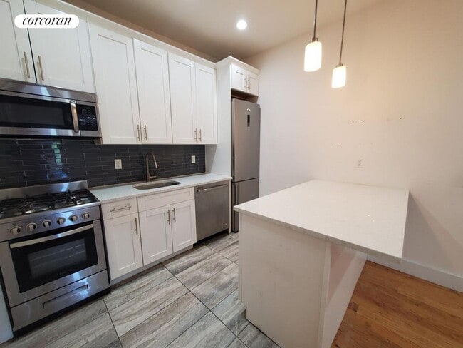 2285 7th Ave in New York, NY - Building Photo - Building Photo
