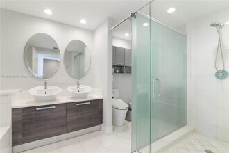 2950 NE 188th St, Unit 411 in Aventura, FL - Building Photo - Building Photo