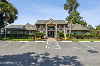 10200 Belle Rive Blvd, Unit Apt 273 in Jacksonville, FL - Building Photo - Building Photo