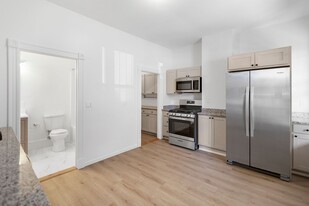 866 Huntington Ave, Unit 1 Apartments