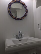1813 24th St NW, Unit 1813B in Washington, DC - Foto de edificio - Building Photo