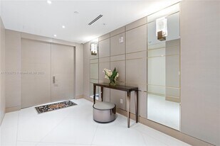 10203 Collins Ave in Bal Harbour, FL - Building Photo