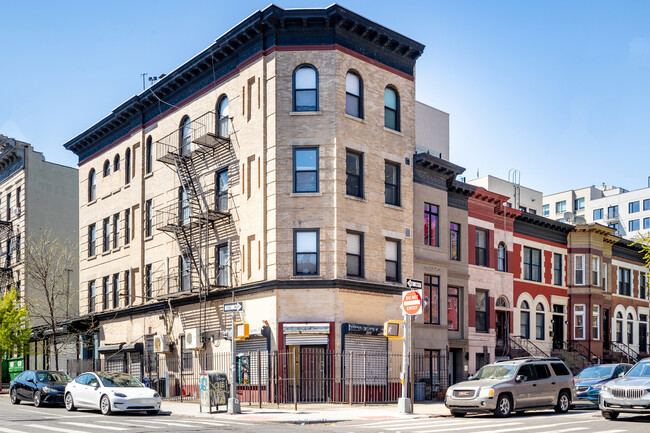 142 Rogers Ave in Brooklyn, NY - Building Photo - Building Photo