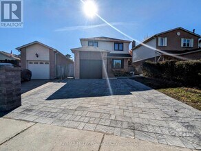 61 Mandrake St in Ajax, ON - Building Photo - Building Photo