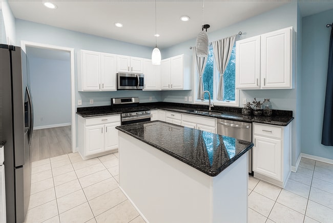 558 Highlands Dr in Canton Township, MI - Building Photo - Building Photo