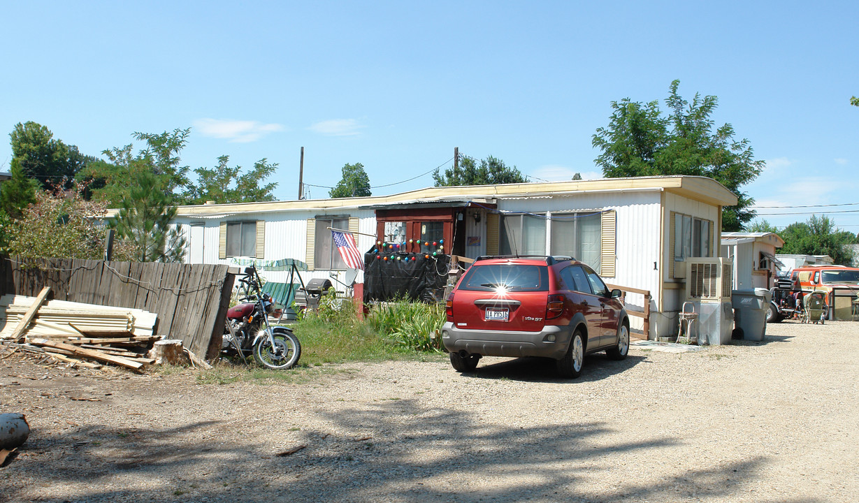 200 W 42nd St in Garden City, ID - Foto de edificio