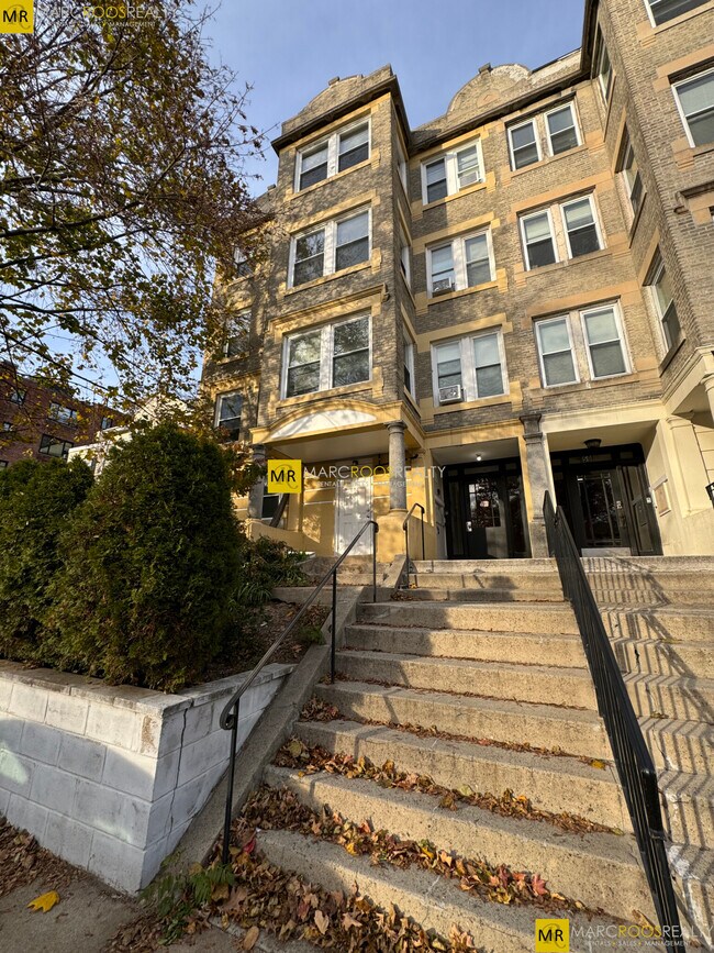 59A Strathmore Rd, Unit 1 in Boston, MA - Building Photo - Building Photo