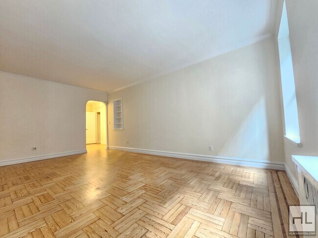 Studio Apartment in Gramercy Park | 4th Fl in New York, NY - Building Photo - Building Photo