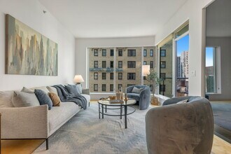 1920 4th Ave, Unit 512 in Seattle, WA - Building Photo - Building Photo