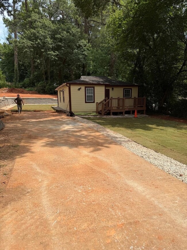 property at 637 Parkdale Dr