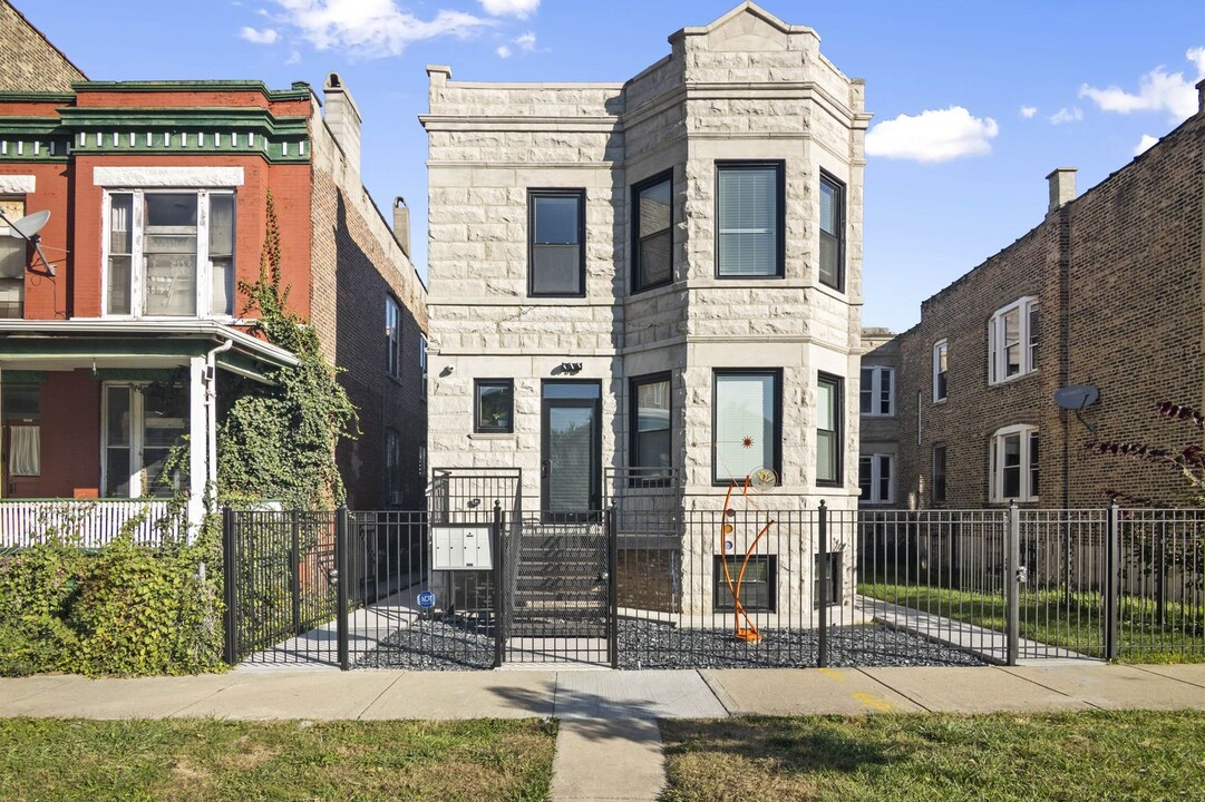 3126 W Fulton Blvd in Chicago, IL - Building Photo