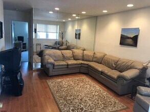 21 S Monroe Ave in Margate City, NJ - Foto de edificio - Building Photo