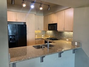 8355 Station Village Ln, Unit 4414 in San Diego, CA - Building Photo - Building Photo