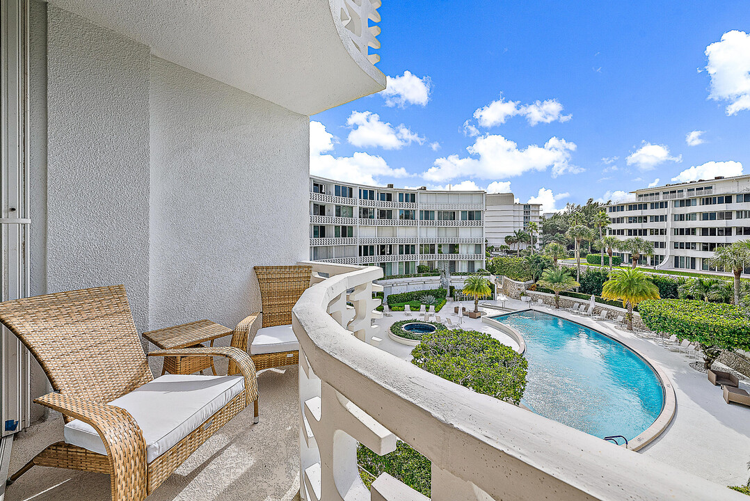 2760 S Ocean Blvd in Palm Beach, FL - Foto de edificio