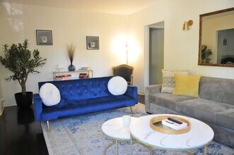 4927 Forman Ave in North Hollywood, CA - Building Photo - Building Photo