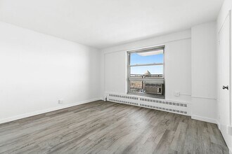 100 La Salle St in New York, NY - Building Photo - Building Photo