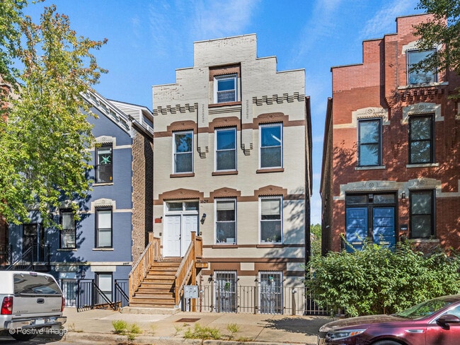 property at 1629 N Honore St