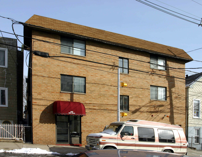 229-231 69th St in Guttenberg, NJ - Foto de edificio - Building Photo