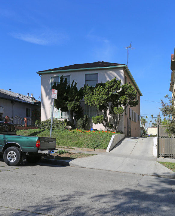 925 S New Hampshire Ave in Los Angeles, CA - Foto de edificio