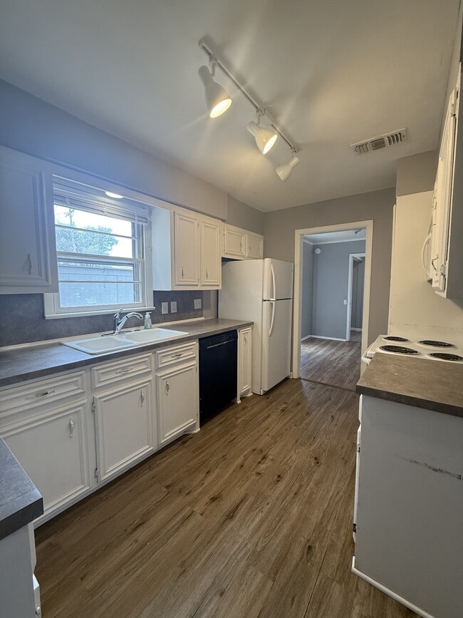 2015 44th St in Lubbock, TX - Building Photo - Building Photo