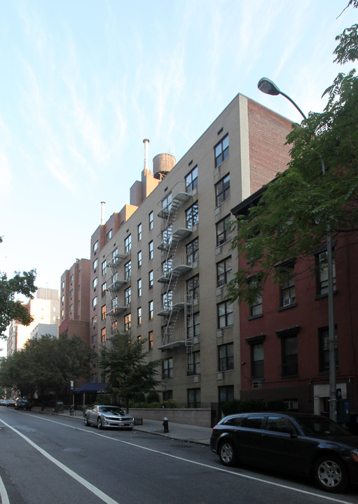 Chelsea Town in New York, NY - Building Photo