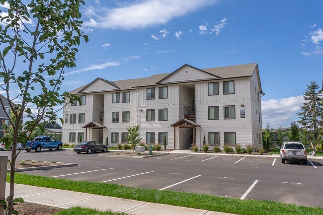 Northplace Apartment Homes in Salem, OR - Foto de edificio - Building Photo