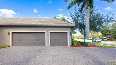 3352 Siena Cir in Wellington, FL - Building Photo - Building Photo