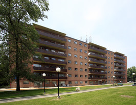 1051-1061 Seneca Av Apartments