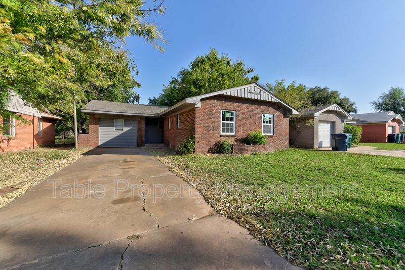 325 NW 84th St in Oklahoma City, OK - Building Photo