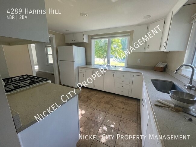 4289 Harris Hill Rd in Buffalo, NY - Building Photo - Building Photo