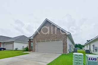 203 Teddy Ln in Lafayette, LA - Foto de edificio - Building Photo