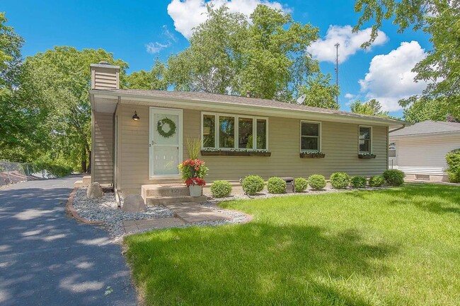 property at 1609 Flag Ave N