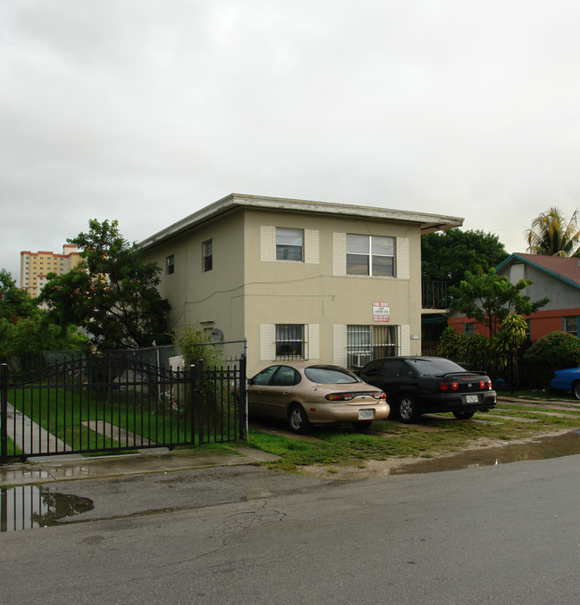 131 NE 75th St in Miami, FL - Building Photo - Building Photo