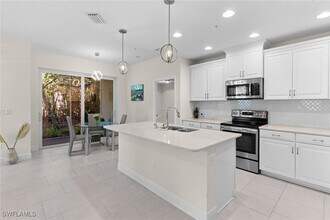 2343 Sheen Ln in Naples, FL - Building Photo - Building Photo
