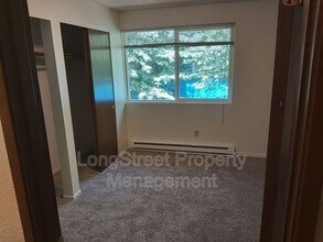 3151 N Shore Dr SE in Albany, OR - Building Photo - Building Photo