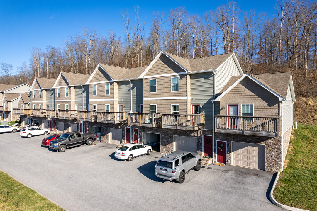 Breckenridge Village in Kingsport, TN - Building Photo