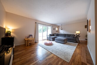 14210 Hibiscus Ct in Apple Valley, MN - Building Photo - Building Photo