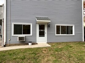 143 Columbus Pl in Stamford, CT - Building Photo