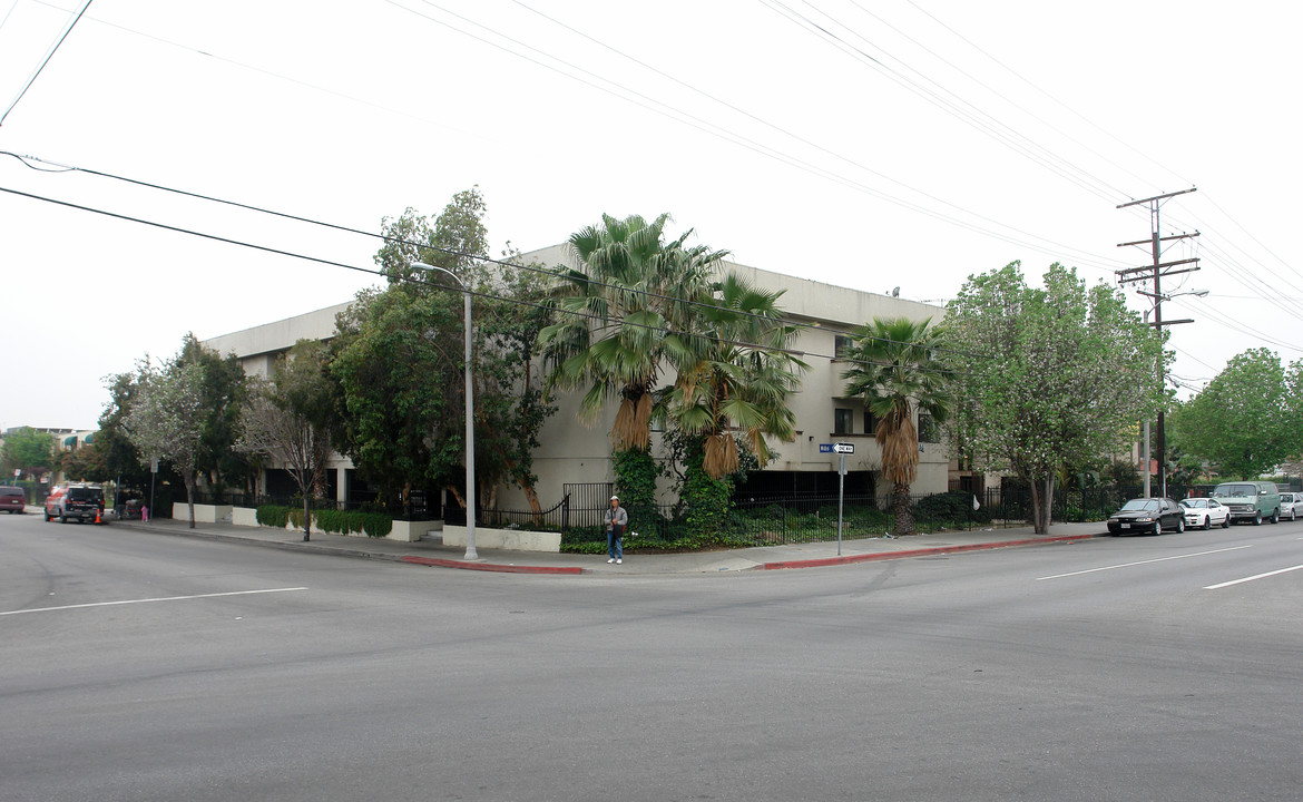 8655 Willis Ave in Panorama City, CA - Building Photo