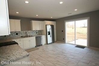 11818 Ridgeway Dr in St. Joseph, MO - Building Photo - Building Photo