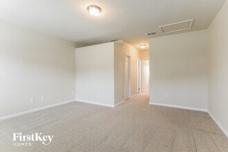 1675 Liberty Tree Pl in Jacksonville, FL - Foto de edificio - Building Photo