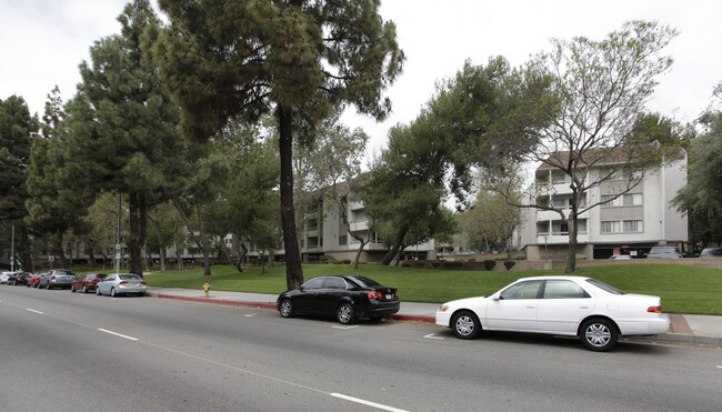 Century Apartments in Los Angeles, CA - Building Photo - Building Photo