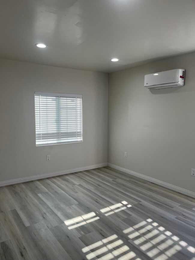 1117 N Sycamore Ave in Rialto, CA - Foto de edificio - Building Photo