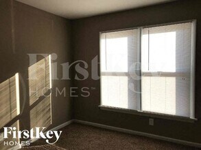 1805 St Anthony Ln in Florissant, MO - Foto de edificio - Building Photo