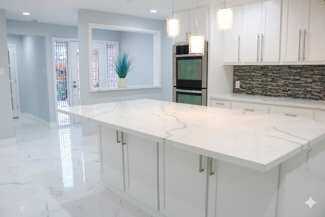 10323 Bridgeland Ln in Houston, TX - Building Photo - Building Photo