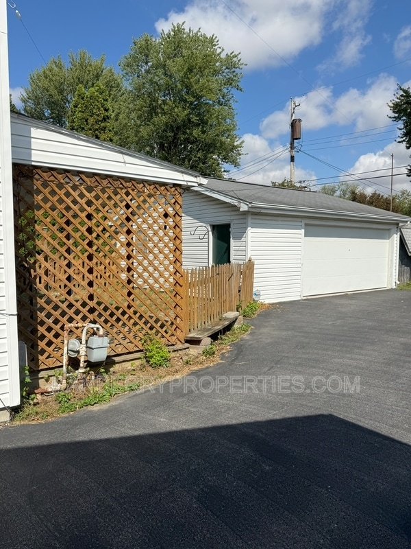 808 Buckley St in Fostoria, OH - Building Photo - Building Photo