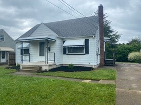 864 Gary Ave SE in Girard, OH - Building Photo