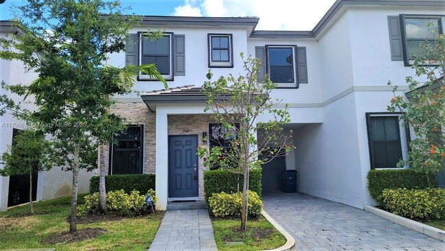 property at 1545 SW 28th St