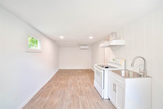 property at 5101 Crane St