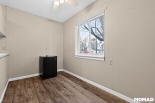 529 Emerson Ave in Pontiac, MI - Building Photo